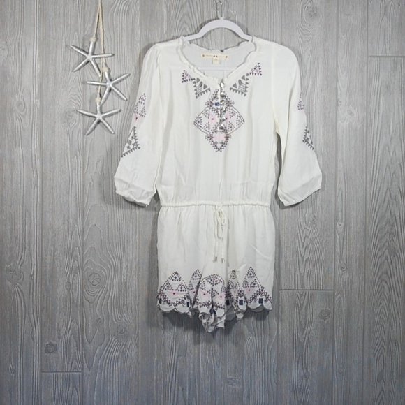 Chelsea & Violet Pants - Chelsea & Violet Romper Size Small Embroidered White RJ044D44